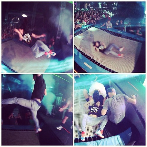 Steve Aoki hurts his neck with Stagedive aoki1 Steve Aoki hurts his neck with Stagedive